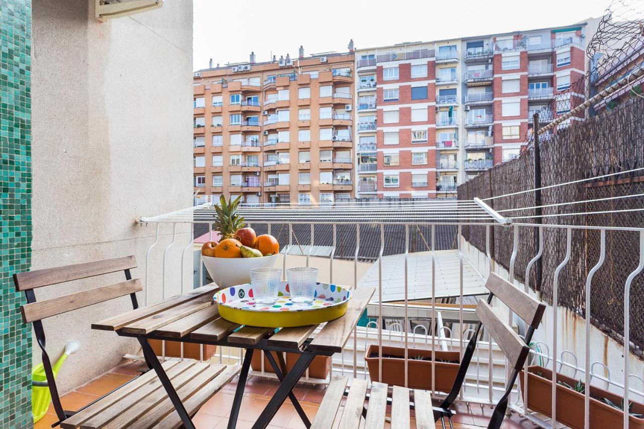 Sagrada Familia Butterfly Apartment Barcelona Exterior photo